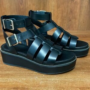 Gianni Bini Black Platform Sandals